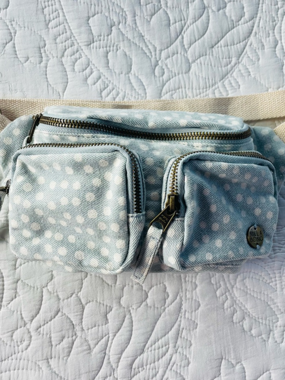 🩵VINTAGE NWT Billabong Light Blue White Polka Dot Crossbody Hip Pack🩵